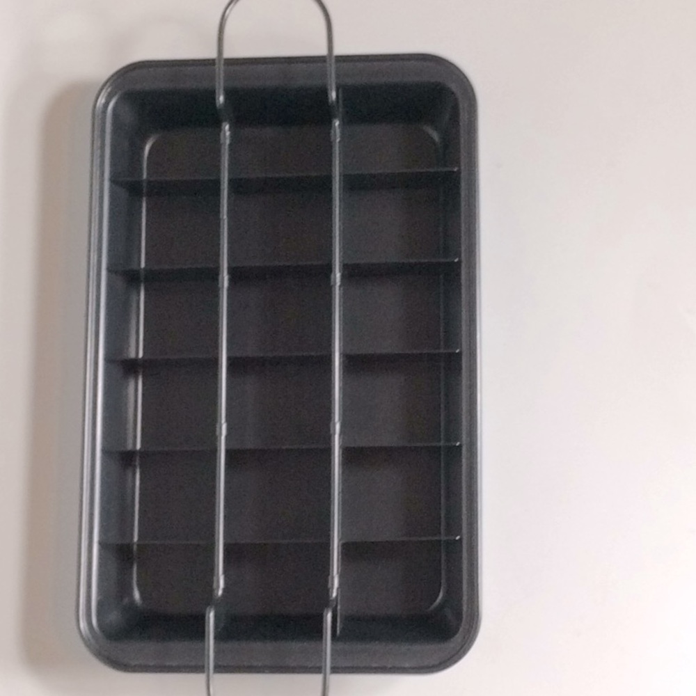 Perfect Brownie Pan Set - Picture 2 of 6